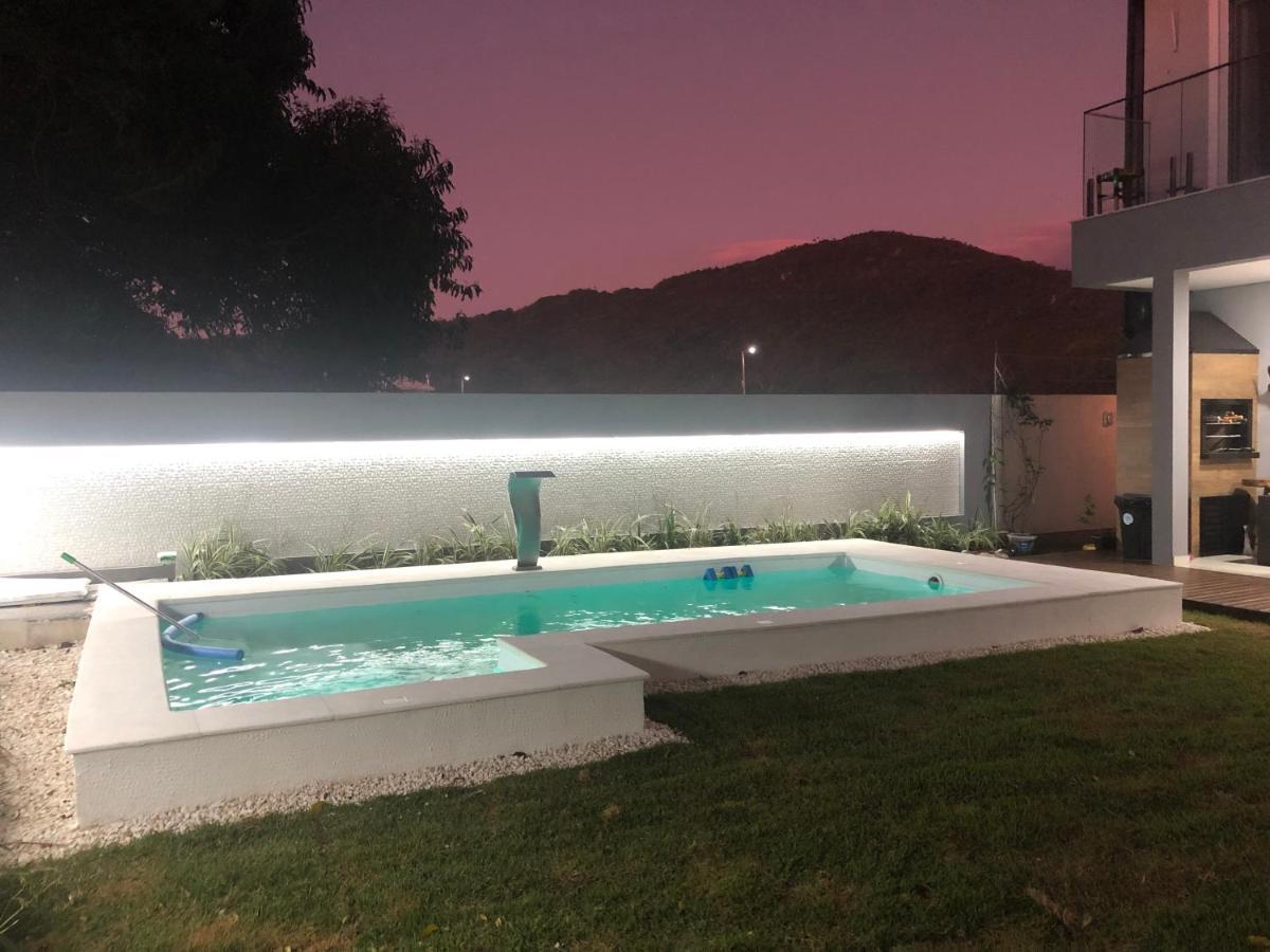 Casa Luxo Com Piscina A 500 Metros Da *